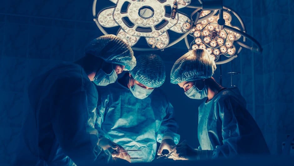 Ameliyata girdi, 2 kalp ile çıktı! Dünya onun hikayesini konuşuyor...