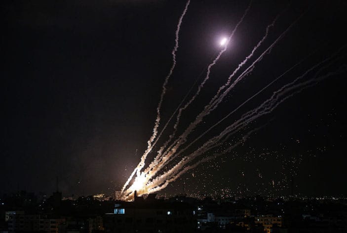 İsrail'in Gazze'ye saldırısında onlarca kişi yaralandı