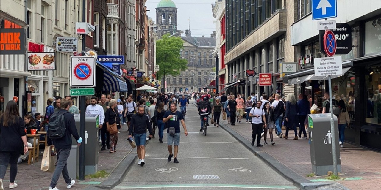 Hollanda'da Covid-19 yasası tartışmaları