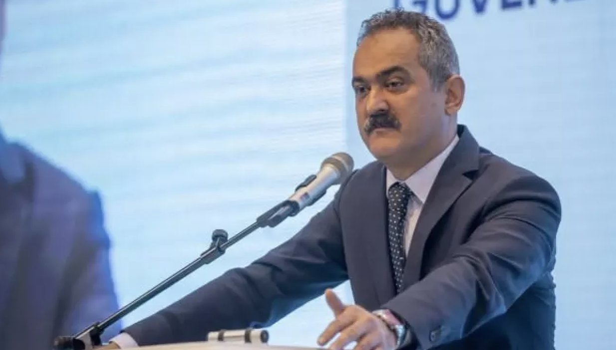 Bakan Özer'den yüz binlerce öğretmeni ilgilendiren duyuru