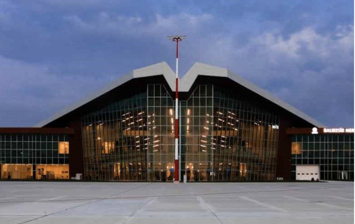 Uçak inmeyen havaalanına ‘Ulaşım ve Servis Hizmeti’ ihalesi