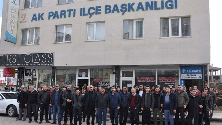 İşçiler AKP'nin kapısına dayandı!