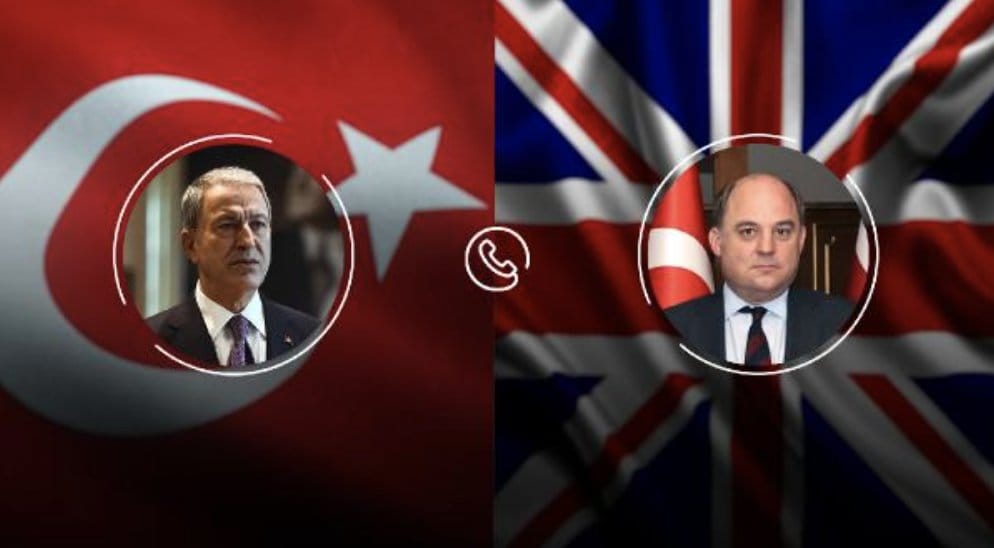 Bakan Akar, İngiliz mevkidaşı Wallace ile görüştü