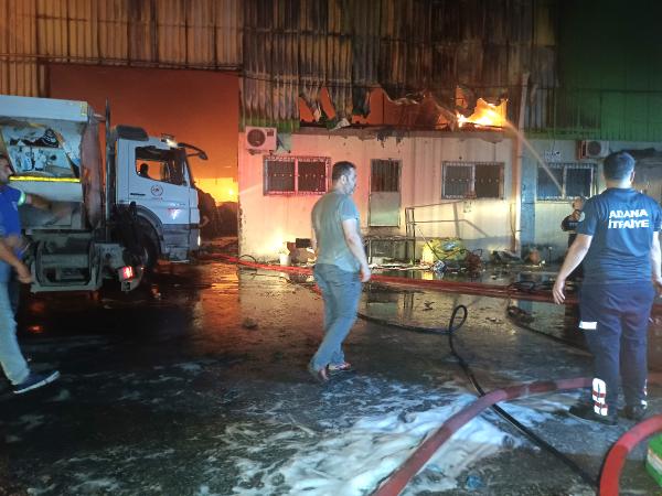 Adana’da plastik atık geri dönüşüm fabrikasında yangın