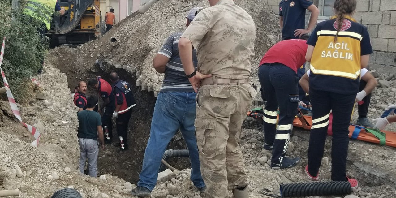 Kanalizasyon çalışmasında göçük: 1 işçi toprak altında kaldı
