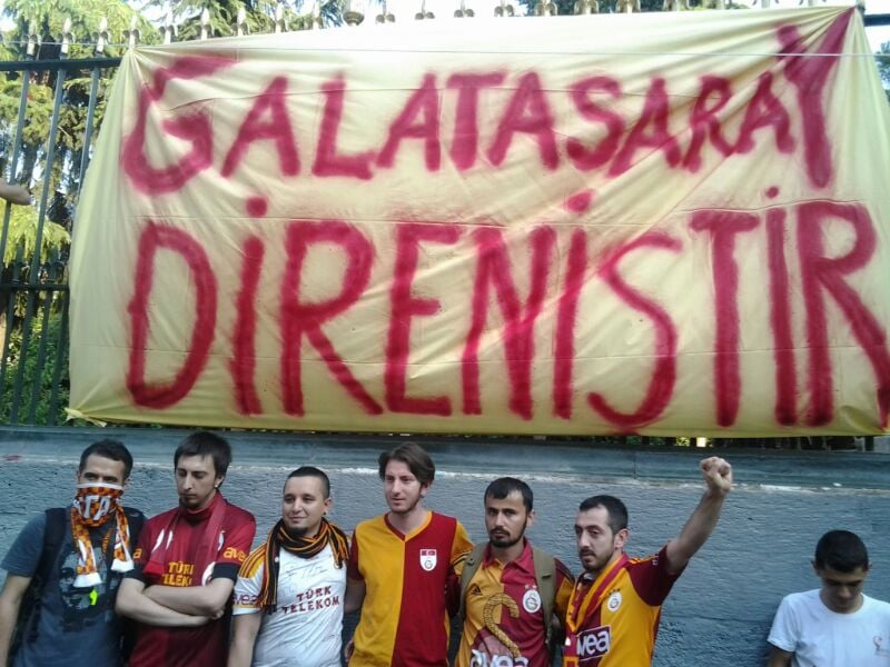 Galatasaray taraftar grubundan Adalet Yürüyüşü'ne katılım!