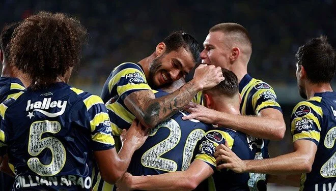 Fenerbahçe evinde hata yapmadı: 2-0