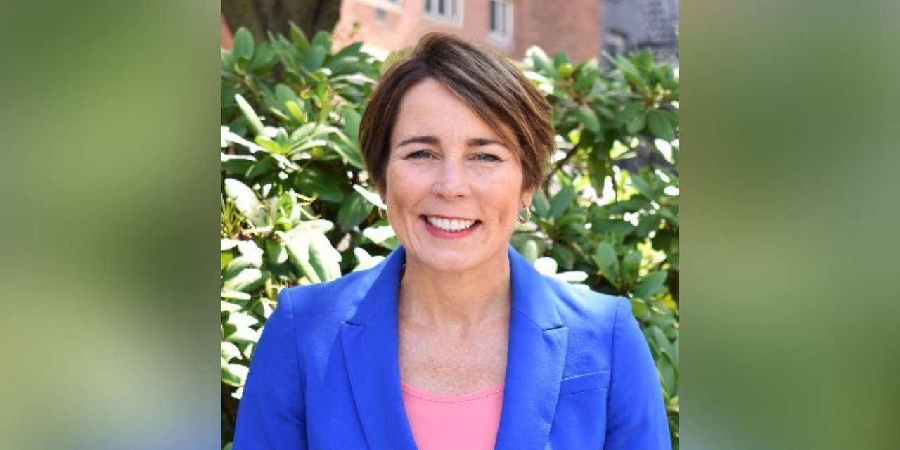 Massachusetts'te ilk açık lezbiyen vali adayı Cumhuriyetçi rakibinin önünde