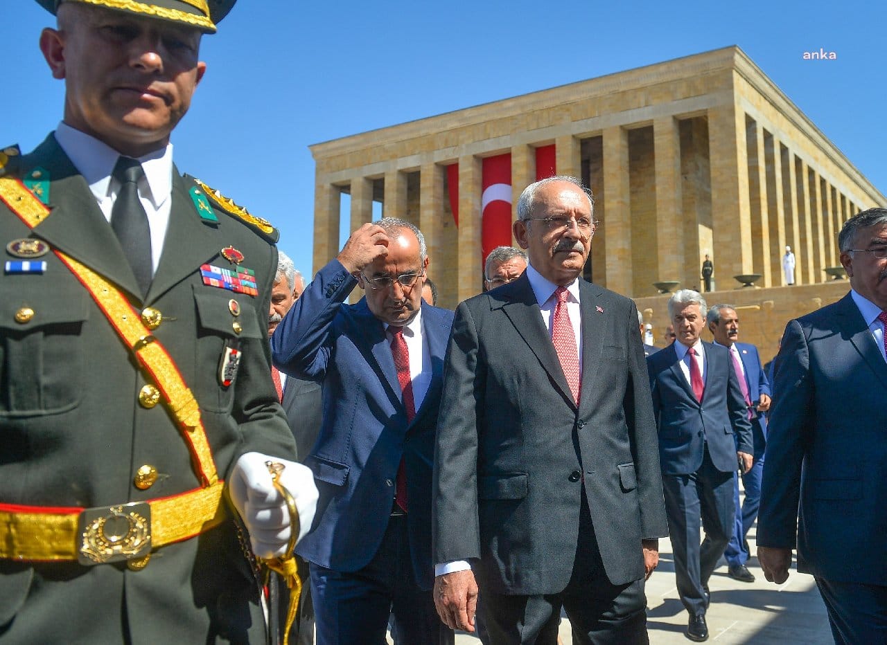 Kılıçdaroğlu, 99 gençle birlikte yarın Anıtkabir'e çıkacak