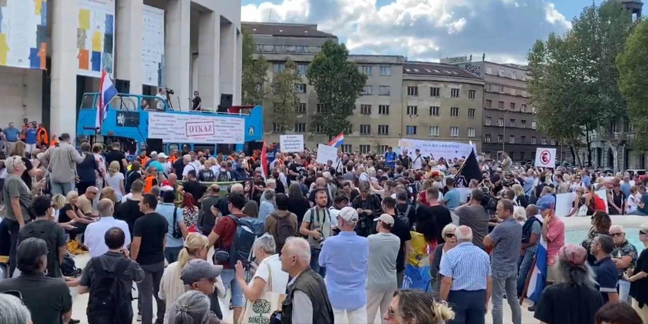 Hırvatistan'da hükümet karşıtı protesto: Sizi kovuyoruz