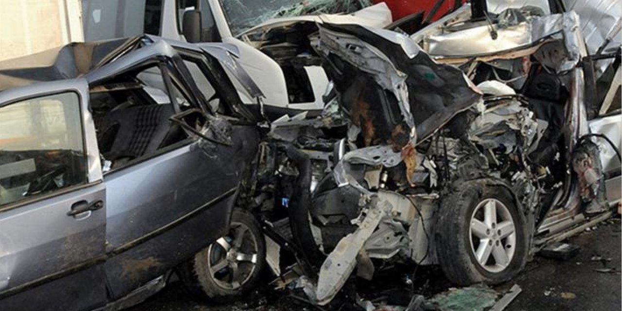 Nijerya'da trafik kazası: 20 ölü