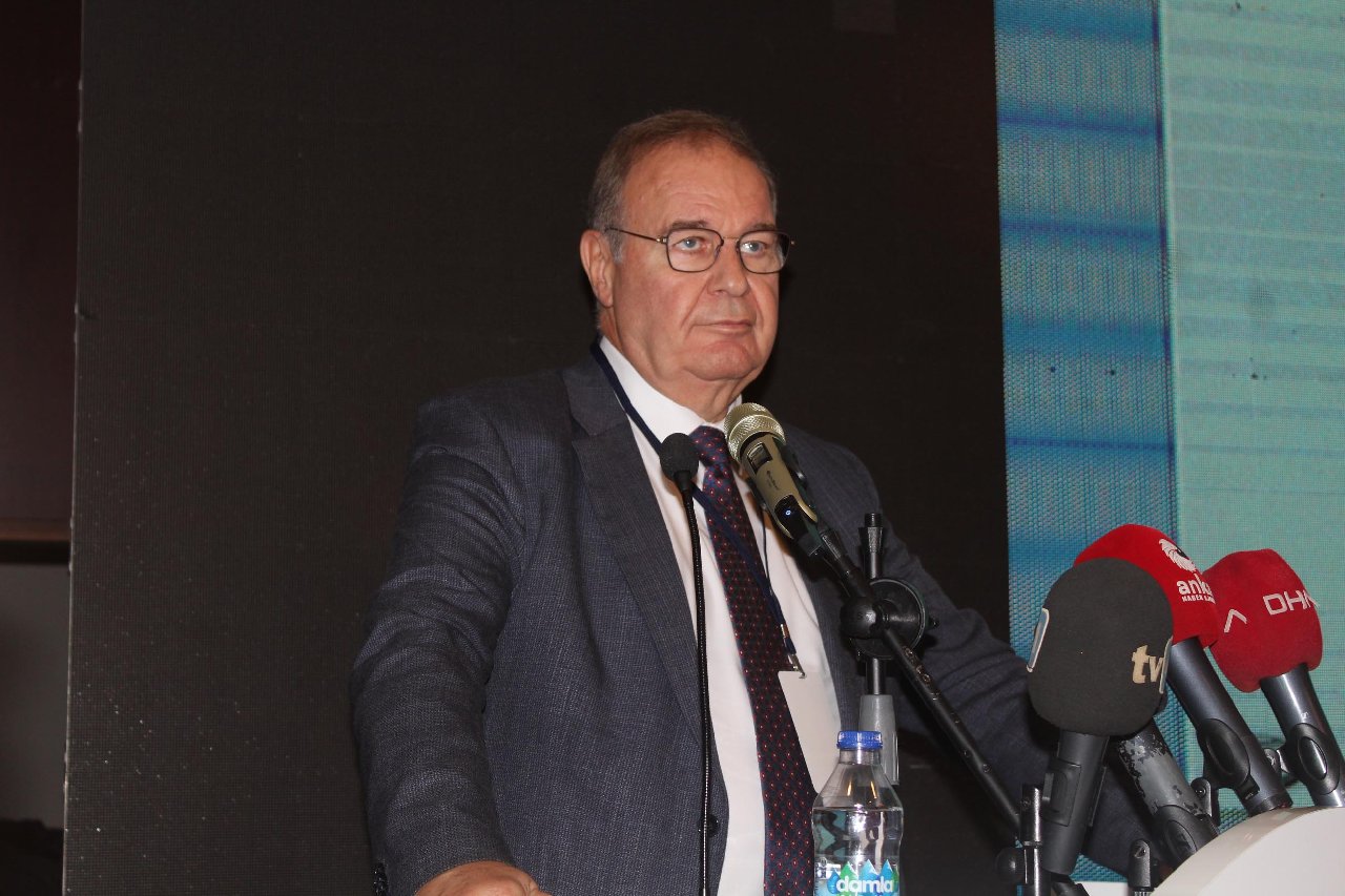 CHP'li Öztrak: Büyüme fincancı katırı gibi kırıp, döküyor