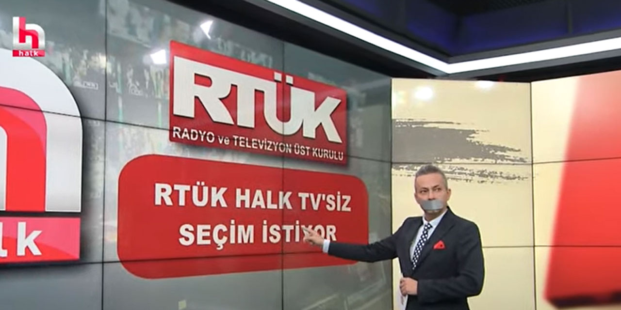 Halk TV'ye ceza yağdıran RTÜK'e karşı İrfan Değirmenci'den bantlı protesto