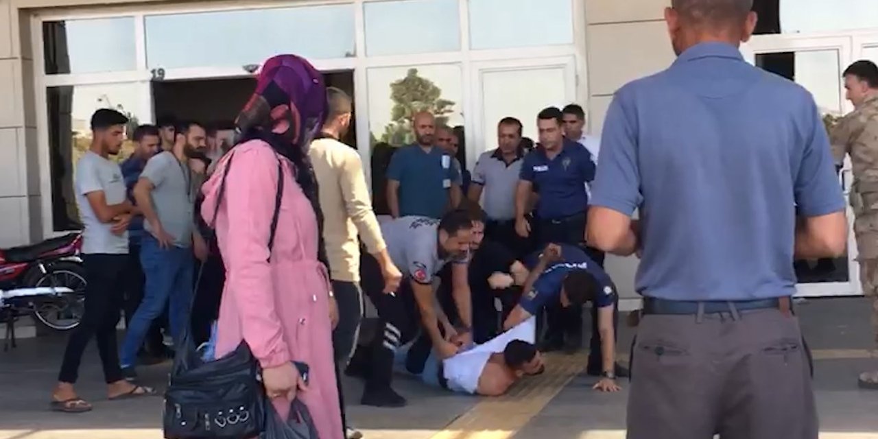 Doktor raporu uzatmayınca güvenliğe saldırdı