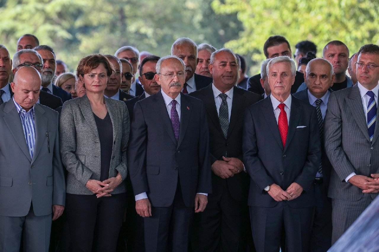 Kılıçdaroğlu'ndan Menderes ve Özal’ın anıt mezarlarına ziyaret