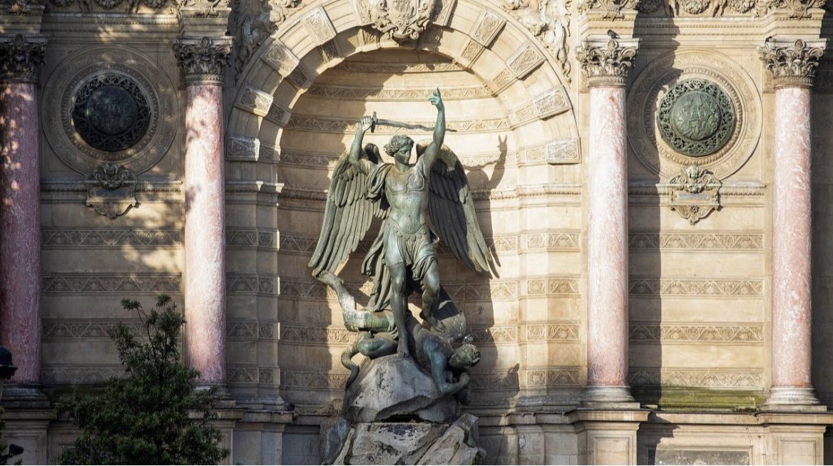 'Melek Mikail' heykelinin kaldırılmasına hükmedildi