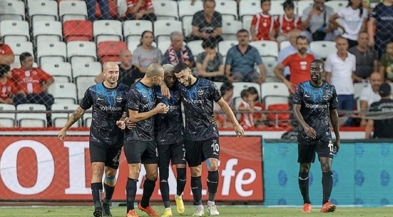 Antalya'da 3 gol, 3 kırmızı! Adana Demirspor zirveye çıktı