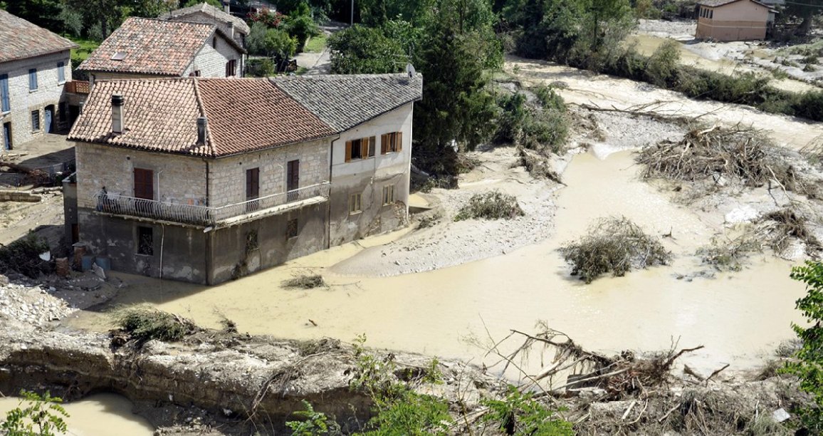 İtalya’da sel felaketinde ölü sayısı artıyor