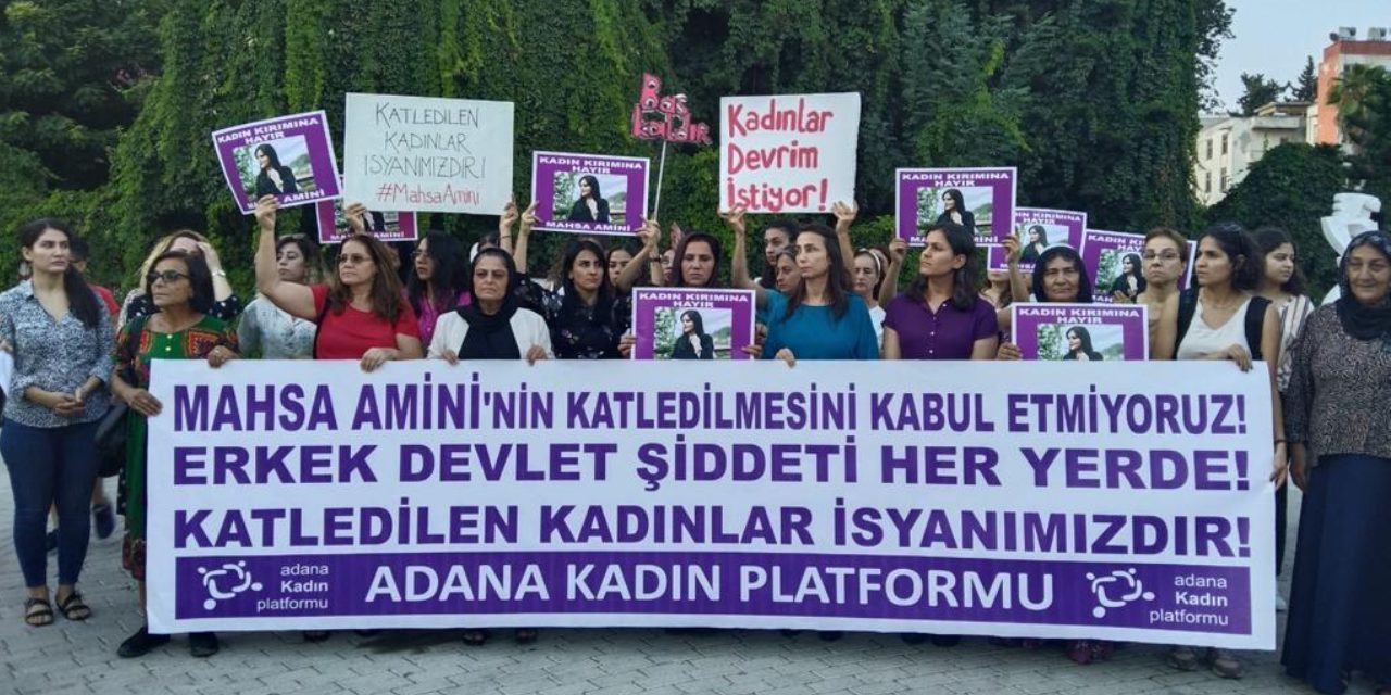 Kadınlar Adana’da Mahsa Amini için eylem yaptı