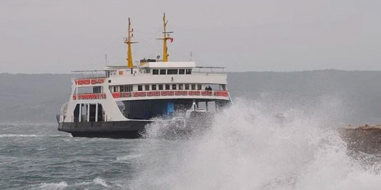 Feribot seferlerine 'fırtına' engeli
