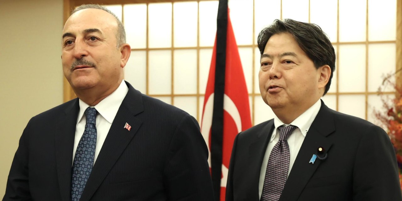 Çavuşoğlu Japon mevkidaşı Hayaşi ile bir araya geldi