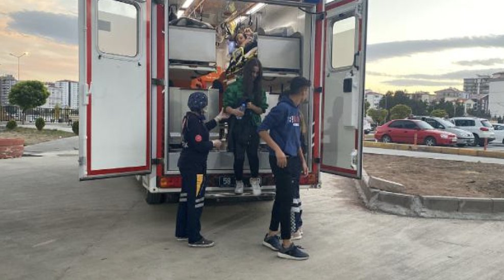 Yurtta çıkan yangında 11 öğrenci dumandan etkilendi