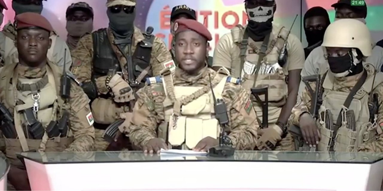 Burkina Faso'da ordu iktidara el koydu