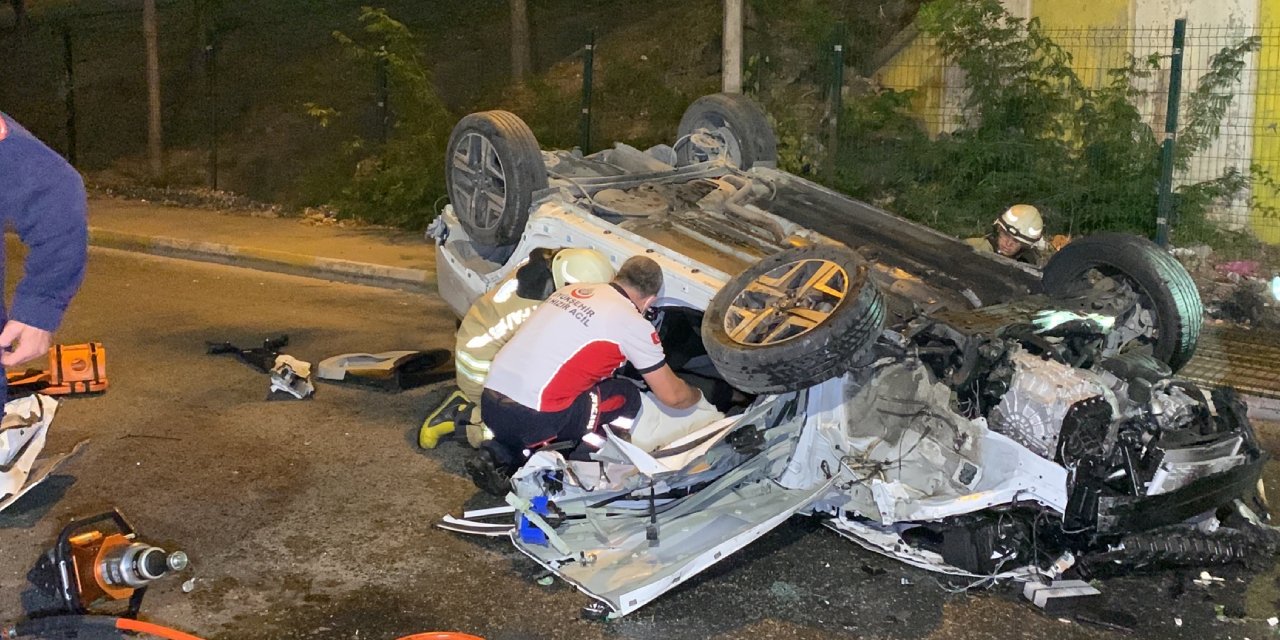 Araç köprüden uçtu: 1 ölü, 1 yaralı