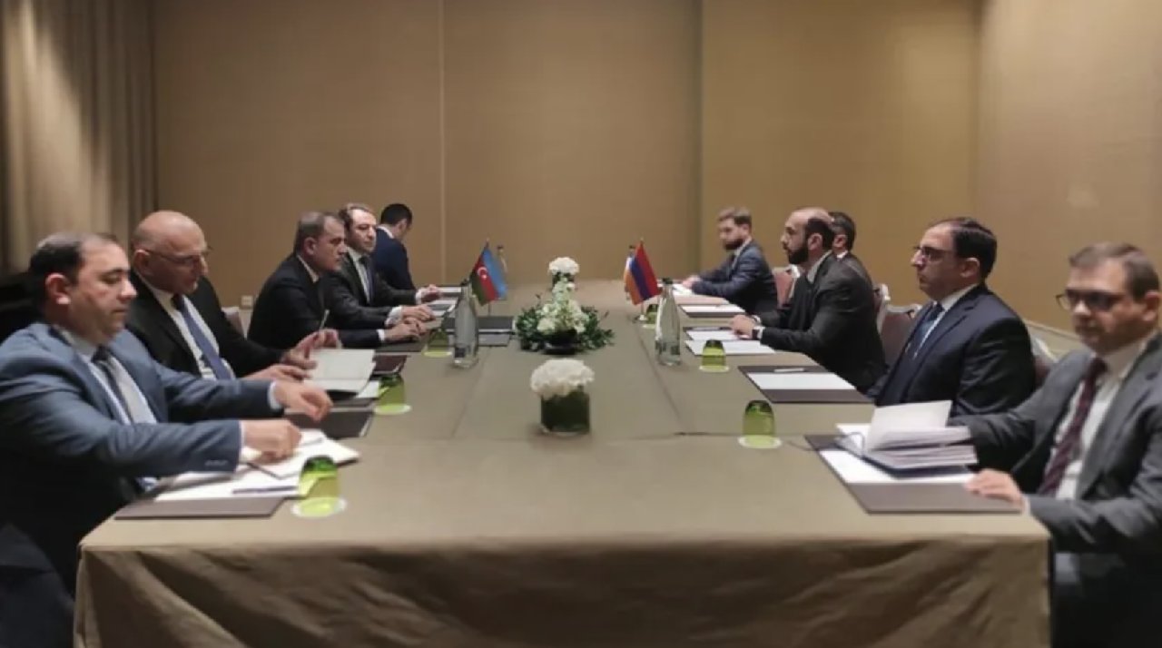 Azerbaycan ve Ermenistan 'barış şartları'nı Cenevre'de görüştü