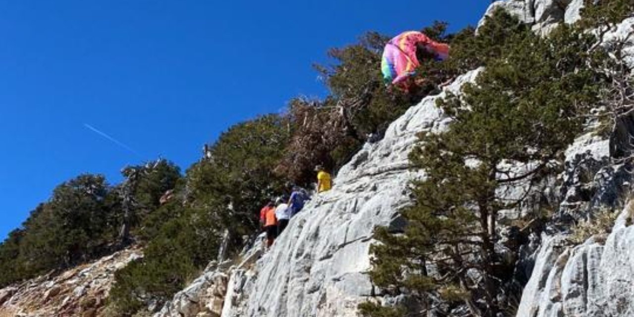 Paraşütçü turist kayalıklara düşüp öldü