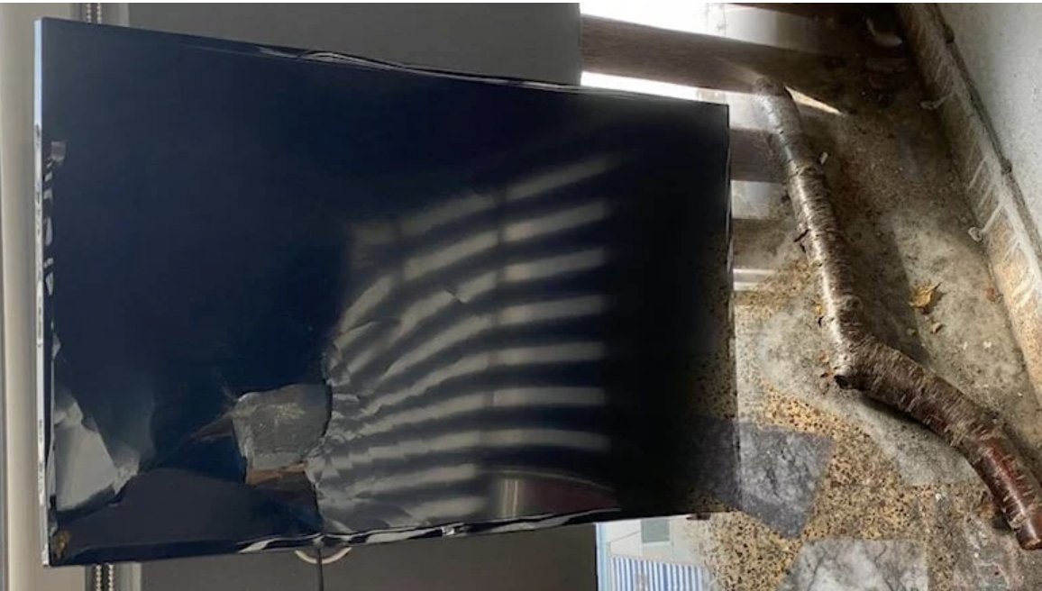 İzmir'de AKP bürosuna sopalı saldırı