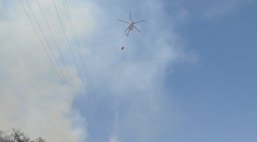 İzmir’de yangın söndürme helikopteri su aldığı baraja düştü