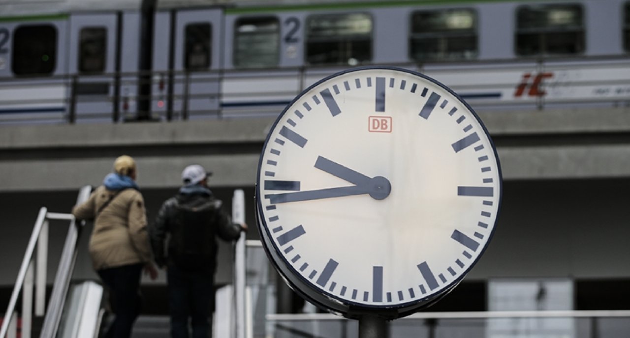Almanya’da sabotaj nedeniyle tren seferleri durdu