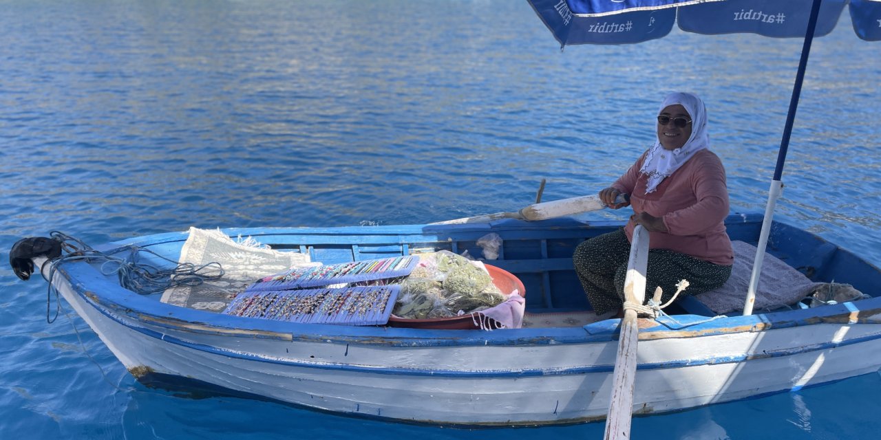 Kazandığı parayla tekne alıp denize açıldı