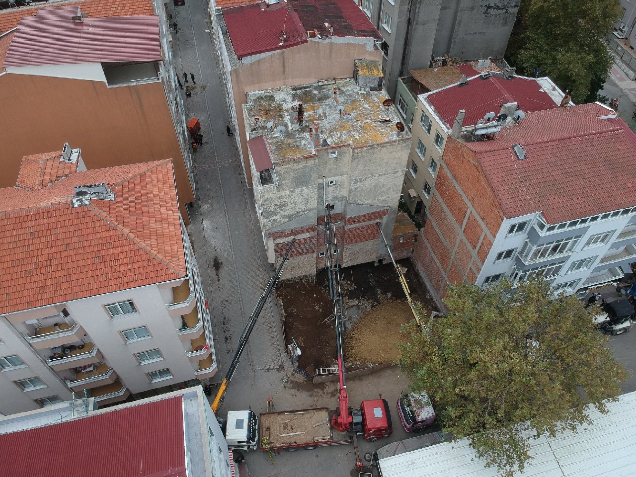 Sinop'ta korkutan anlar: Binanın temeli kaydı