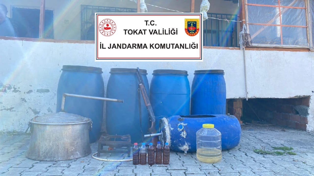 Tokat'ta 5 ton sahte alkol ele geçirildi