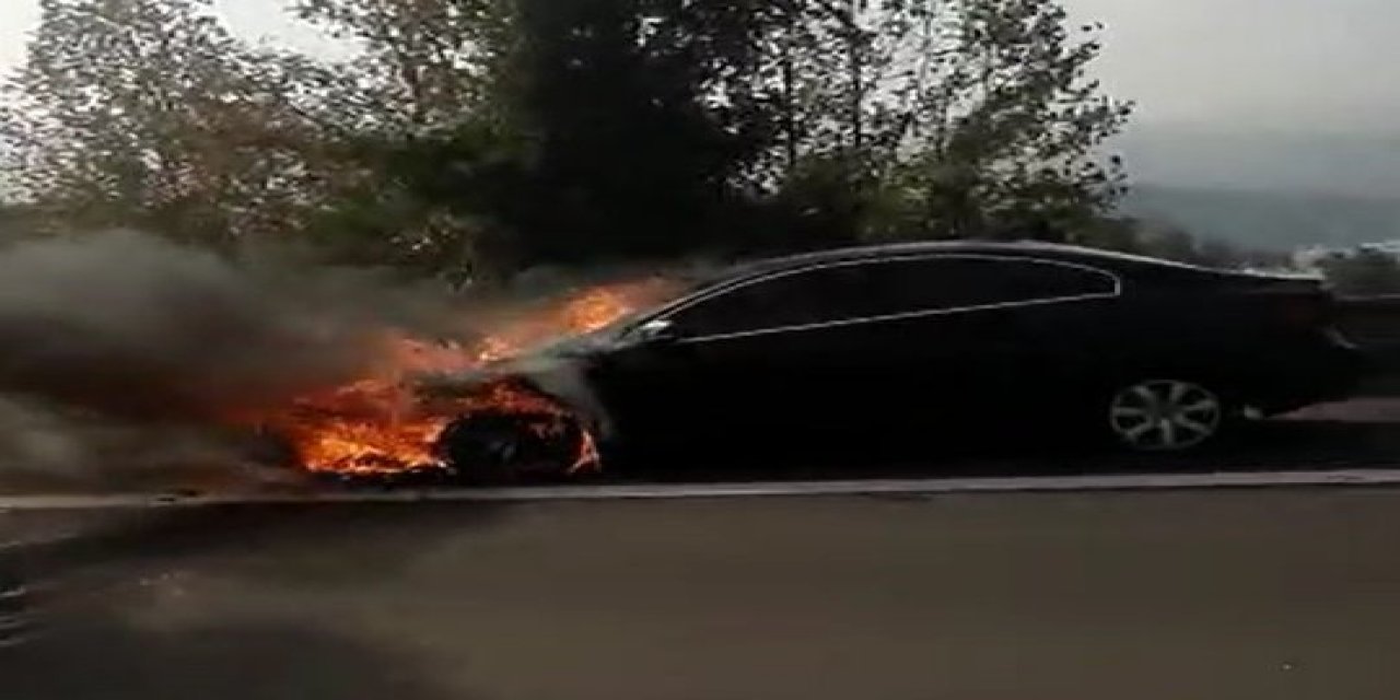 TEM'de otomobil alev alev yandı