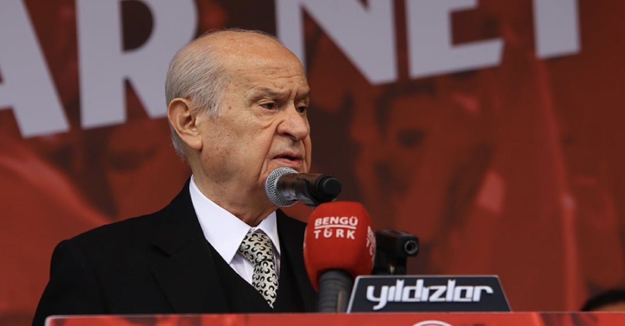 Prompter bozuldu, Bahçeli'nin konuşması yarım kaldı