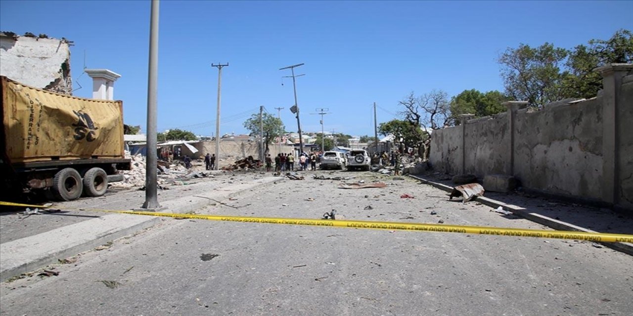Somali'de bakanların bulunduğu otel yakınında bombalı saldırı