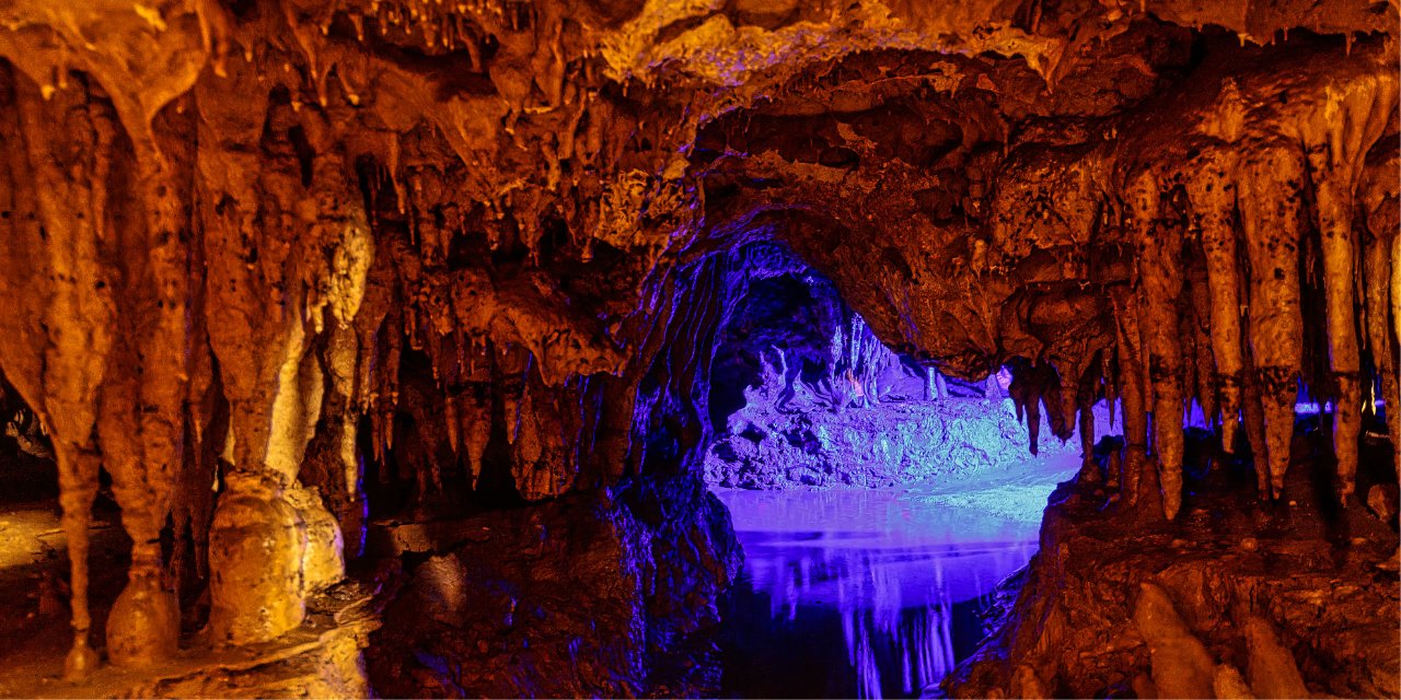 5 turist yeraltı mağarasında mahsur kaldı