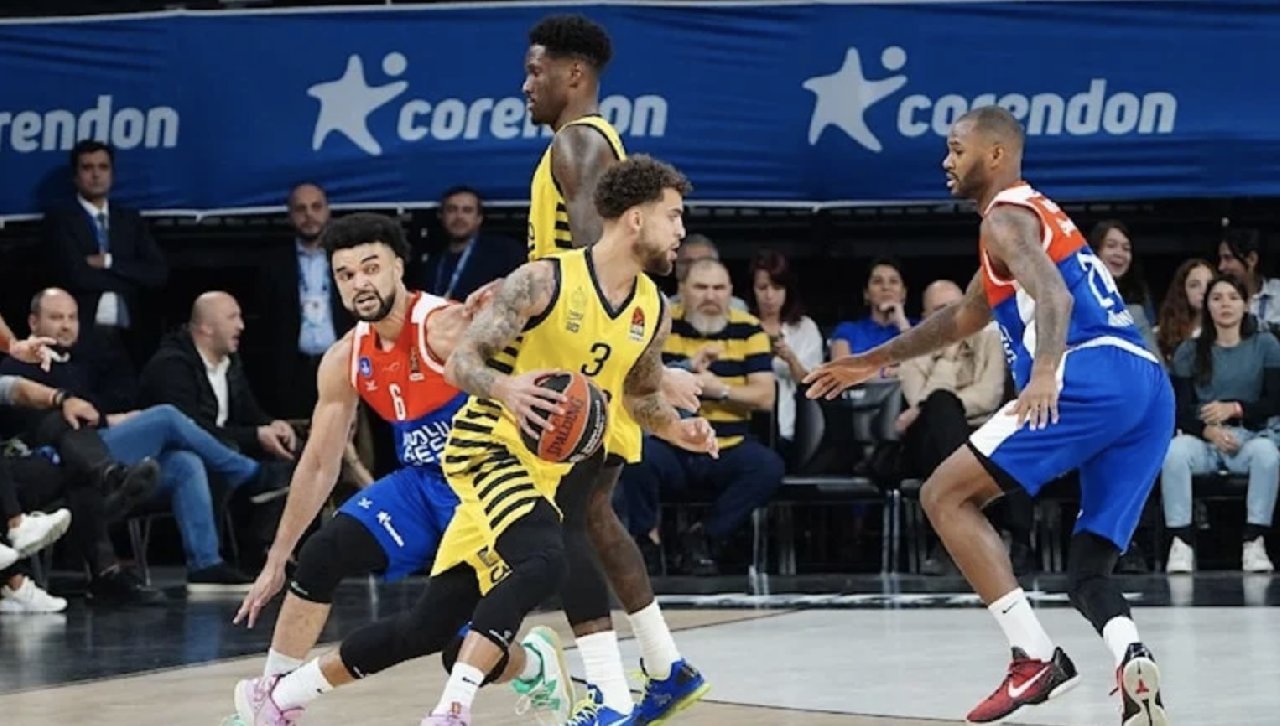 EuroLeague'de Türk derbisinin kazananı Fenerbahçe