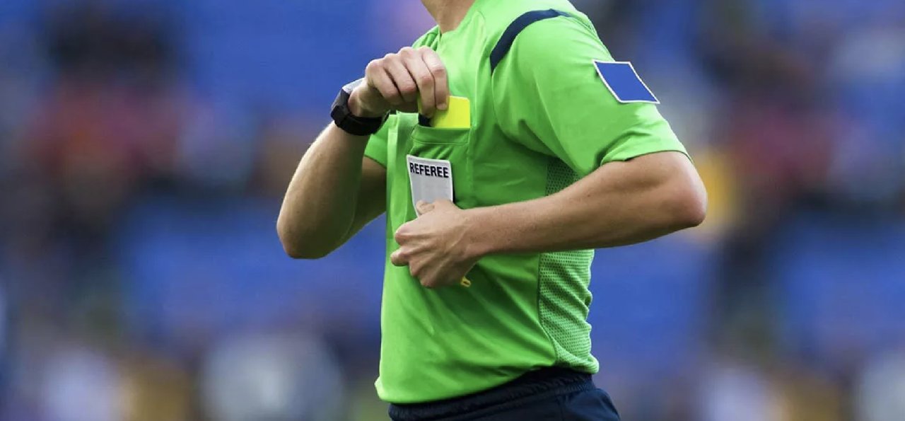 Hakem canlı yayında itiraf etti