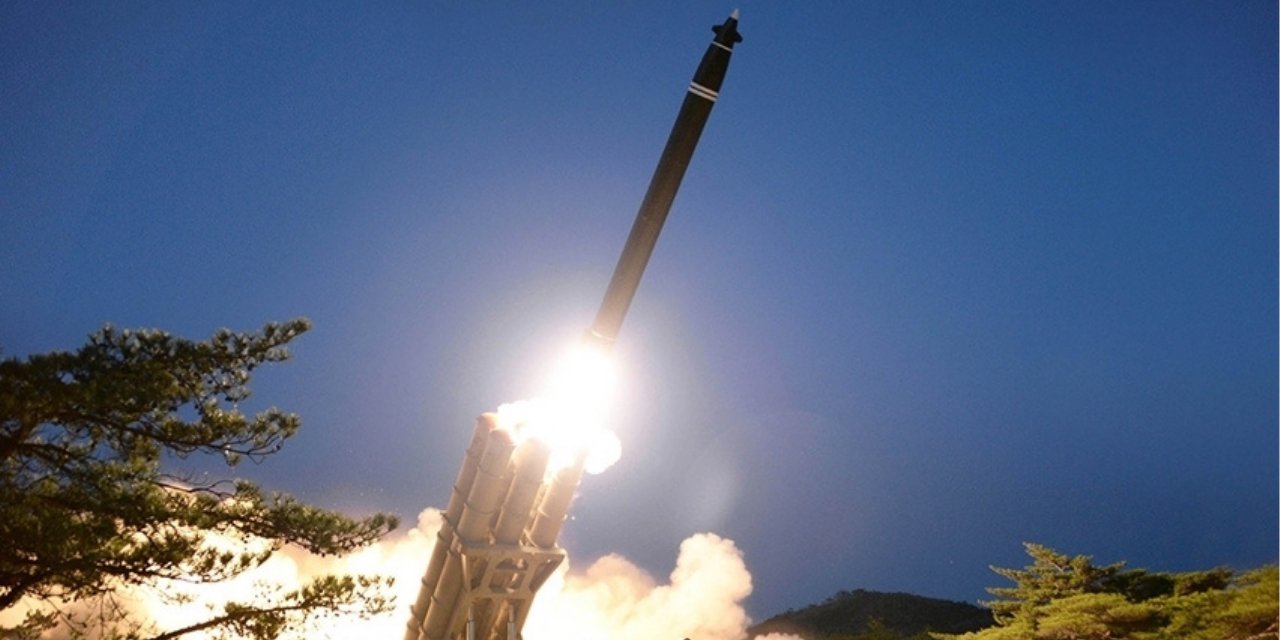 Kuzey Kore'den 3 füze denemesi: Japonya alarma geçti