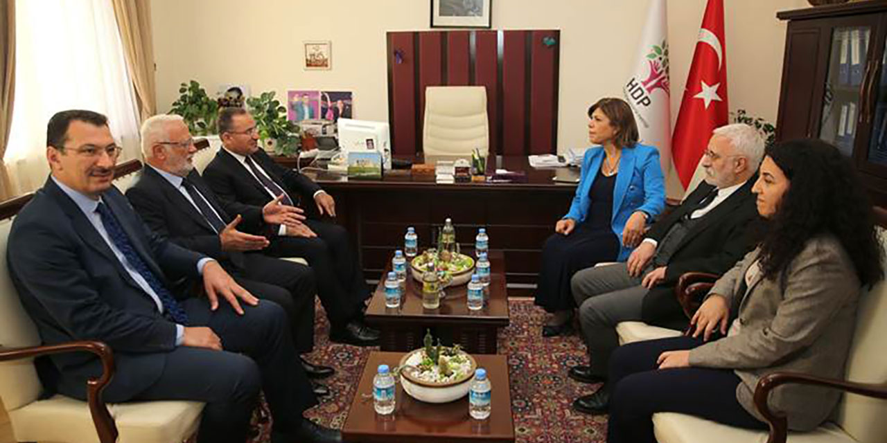 AKP'de HDP çatlağı