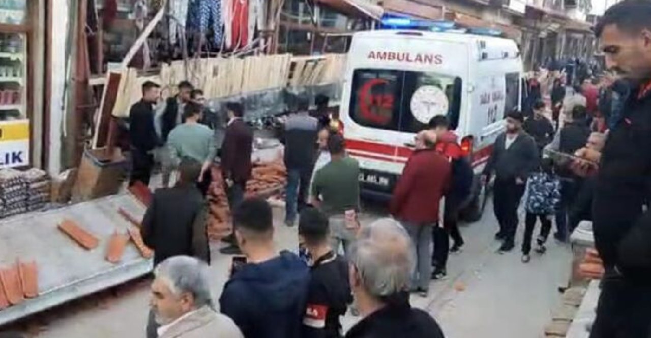 Elazığ Kapalı Çarşı'daki restorasyonda çatı çöktü: 5 yaralı