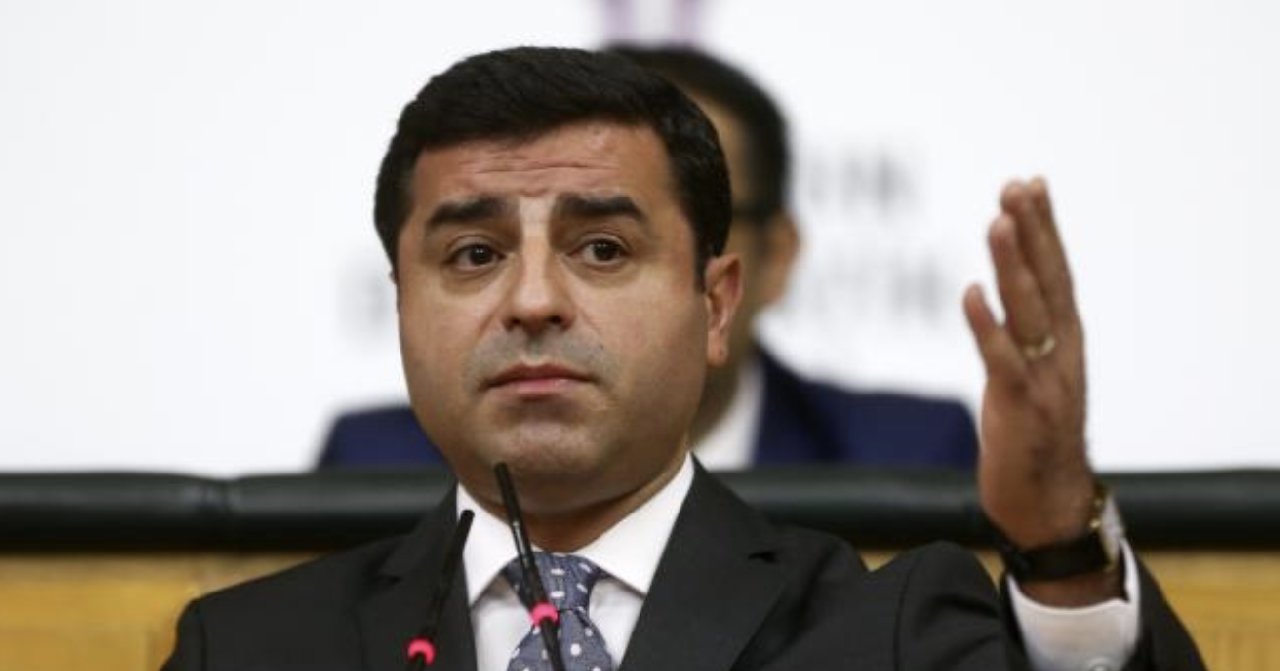 Demirtaş’tan karikatürlü dört anket