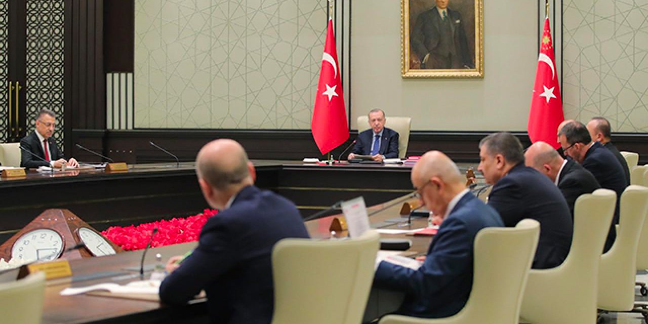 Kabine yarın toplanıyor: Masada ilk madde başörtüsü