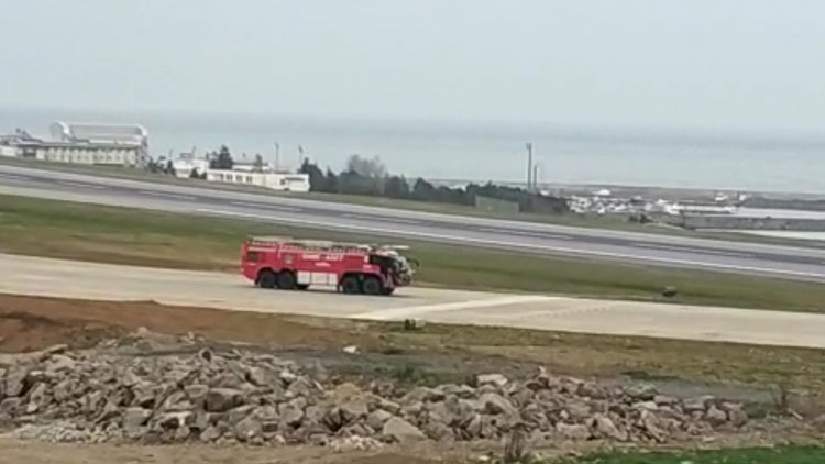 Ambulans uçak Trabzon’a acil iniş yaptı