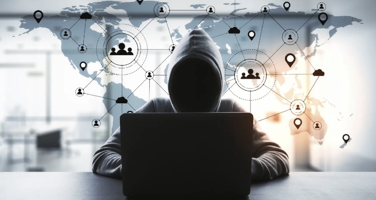 Yüzlerce kişinin verileri internette yayınlandı