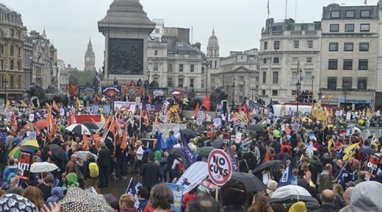 İngiltere’de grev dalgası: 100 bin kamu personeli iş bırakıyor